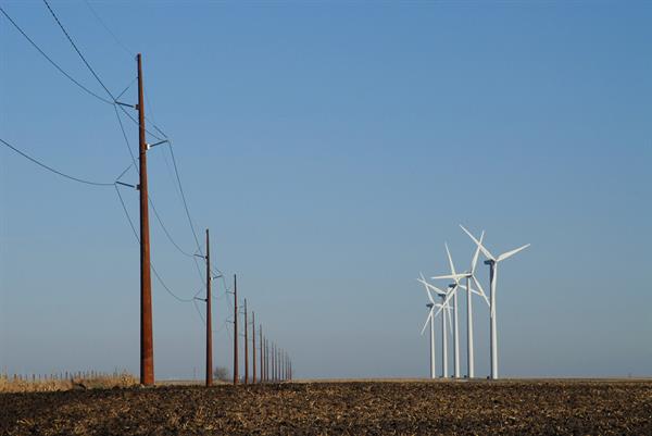 Transmission Monopoles and Wind Turbines in Iowa Transmission Monopoles and Wind Turbines in Iowa